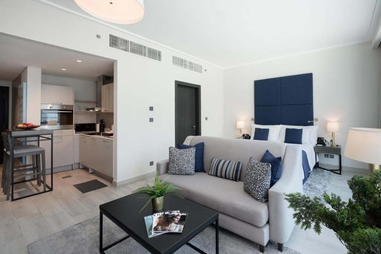 Centara West Bay Hotel & Residences Dauhá Exteriér fotografie A typical studio apartment