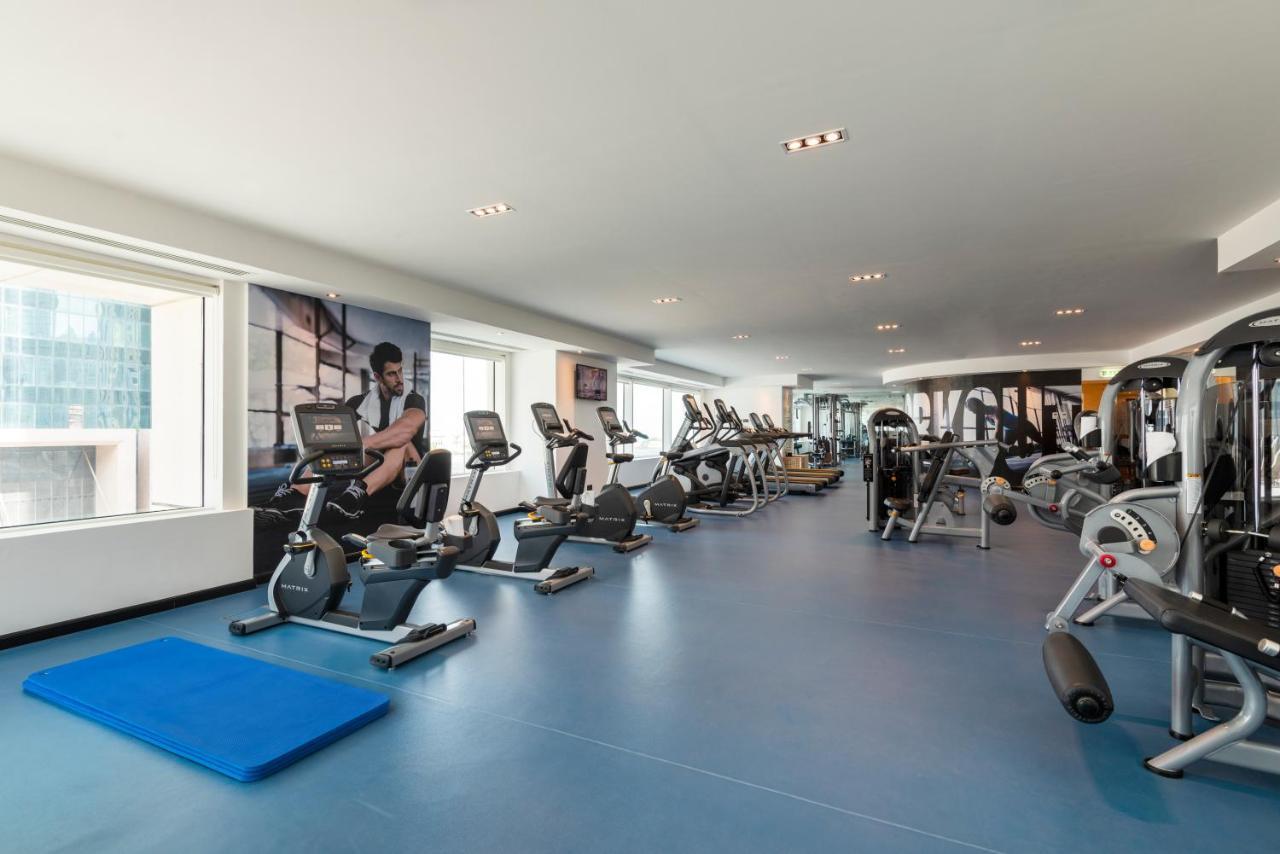 Centara West Bay Hotel & Residences Dauhá Exteriér fotografie The gym at the hotel